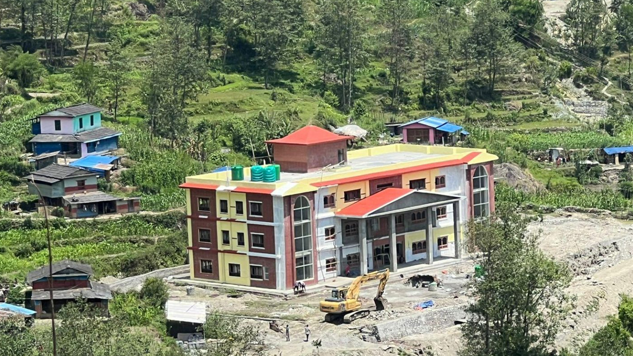 पूर्वाधार निर्माणमा धवलागिरिको फड्को